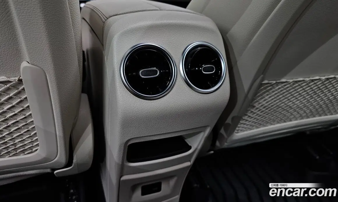 Mercedes-Benz GLB-Class 2021 2.0 автомат (гидро), фото 30 Mercedes-Benz GLB-Class 2021 2.0 автомат (гидро), фото 30