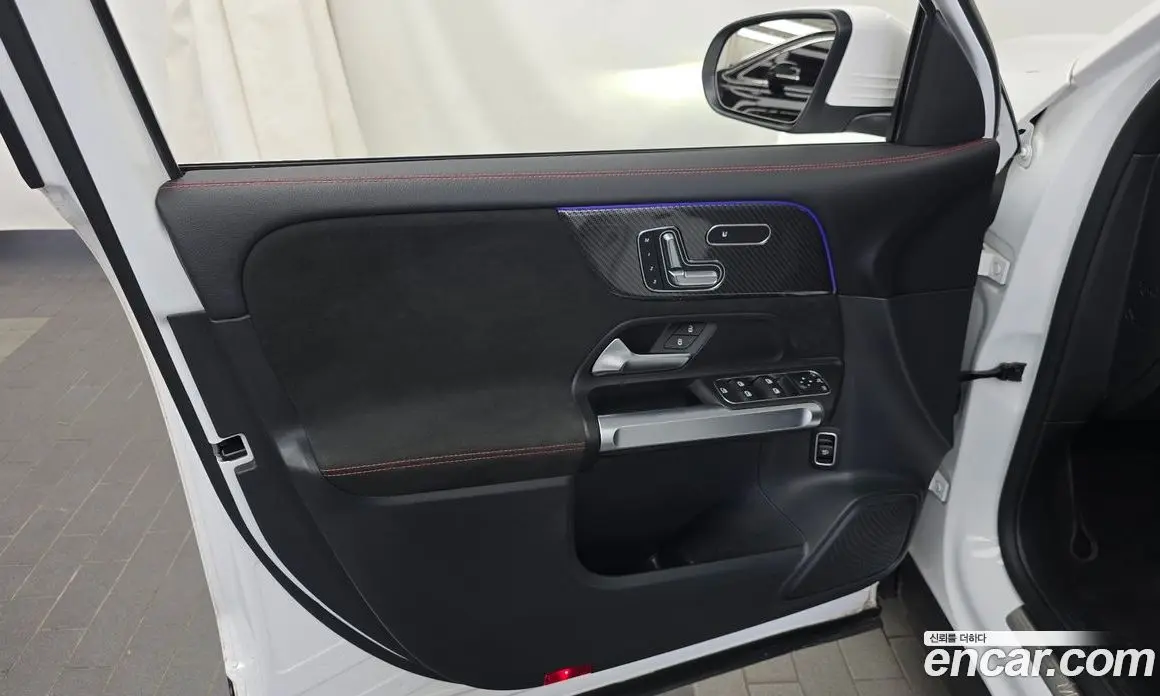 Mercedes-Benz GLB-Class 2023 2.0 автомат (гидро), фото 14
