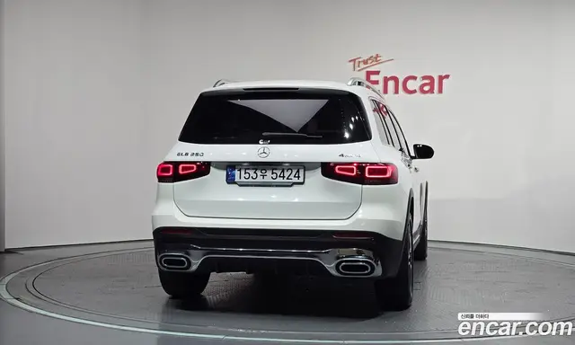 Mercedes-Benz GLB-Class 2023 2.0 автомат (гидро), миниатюра 4