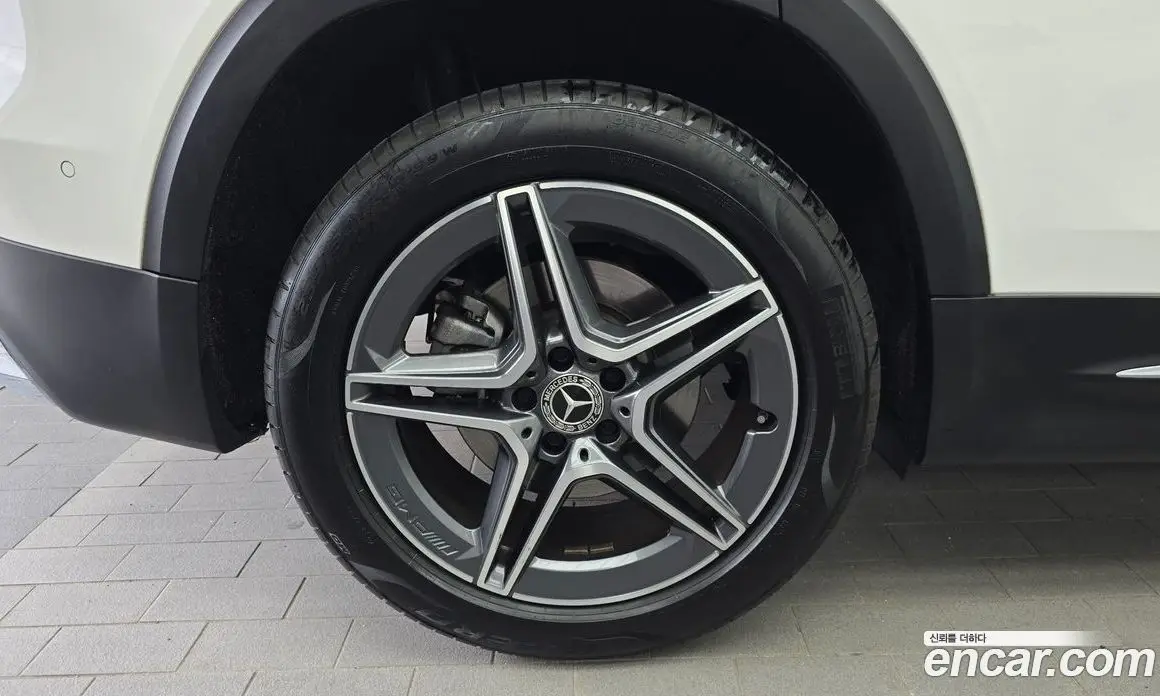 Mercedes-Benz GLB-Class 2023 2.0 автомат (гидро), фото 5
