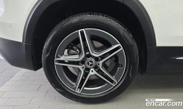 Mercedes-Benz GLB-Class 2023 2.0 автомат (гидро), миниатюра 5