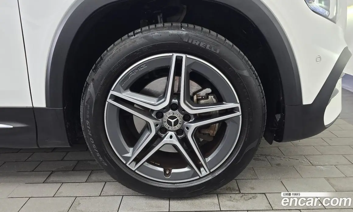 Mercedes-Benz GLB-Class 2023 2.0 автомат (гидро), фото 7