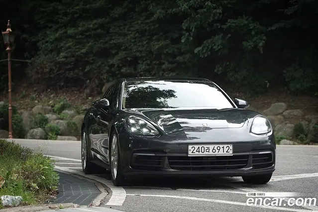 Porsche Panamera 2020 3.0 автомат (гидро), миниатюра 1 Porsche Panamera 2020 3.0 автомат (гидро), миниатюра 1