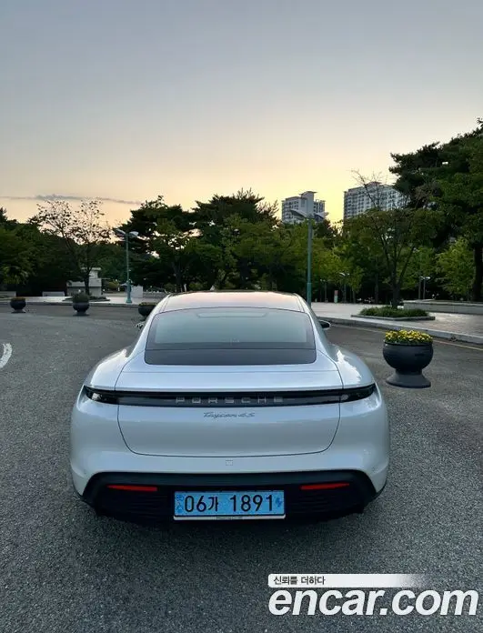 Porsche Taycan 2021 автомат (гидро), миниатюра 2 Porsche Taycan 2021 автомат (гидро), миниатюра 2