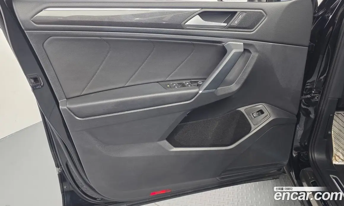 Volkswagen Tiguan 2020 2.0 автомат (гидро), фото 14 Volkswagen Tiguan 2020 2.0 автомат (гидро), фото 14
