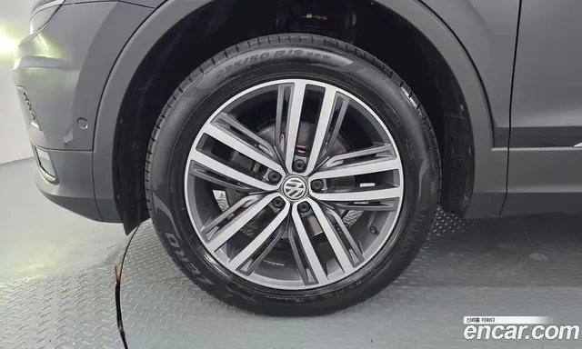 Volkswagen Tiguan 2020 2.0 автомат (гидро), миниатюра 5 Volkswagen Tiguan 2020 2.0 автомат (гидро), миниатюра 5