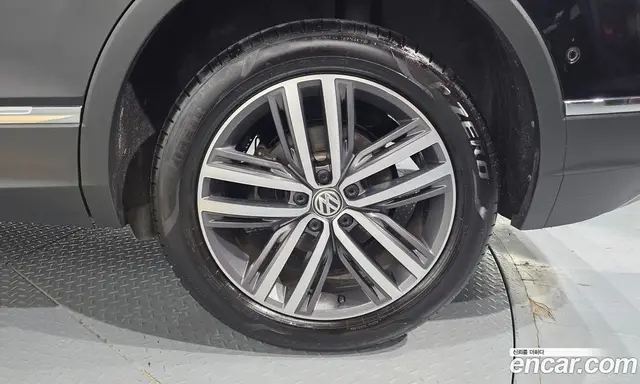 Volkswagen Tiguan 2020 2.0 автомат (гидро), миниатюра 7 Volkswagen Tiguan 2020 2.0 автомат (гидро), миниатюра 7