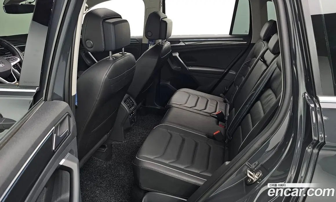 Volkswagen Tiguan 2021 2.0 автомат (гидро), фото 12 Volkswagen Tiguan 2021 2.0 автомат (гидро), фото 12