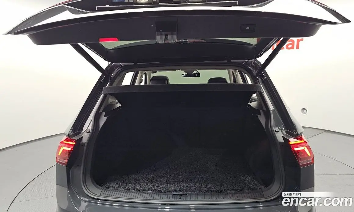 Volkswagen Tiguan 2021 2.0 автомат (гидро), фото 20 Volkswagen Tiguan 2021 2.0 автомат (гидро), фото 20