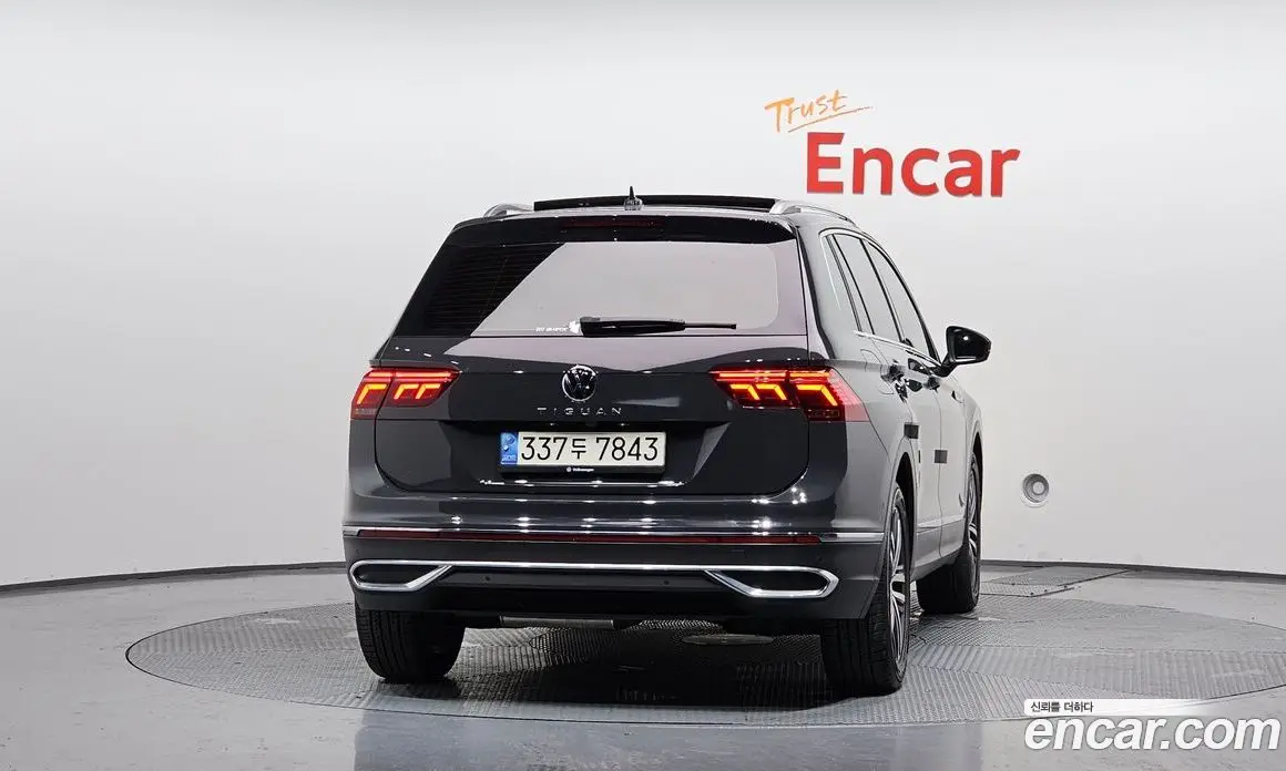 Volkswagen Tiguan 2021 2.0 автомат (гидро), фото 4 Volkswagen Tiguan 2021 2.0 автомат (гидро), фото 4
