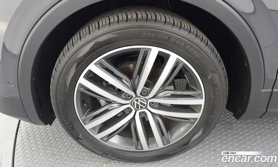 Volkswagen Tiguan 2021 2.0 автомат (гидро), фото 5 Volkswagen Tiguan 2021 2.0 автомат (гидро), фото 5