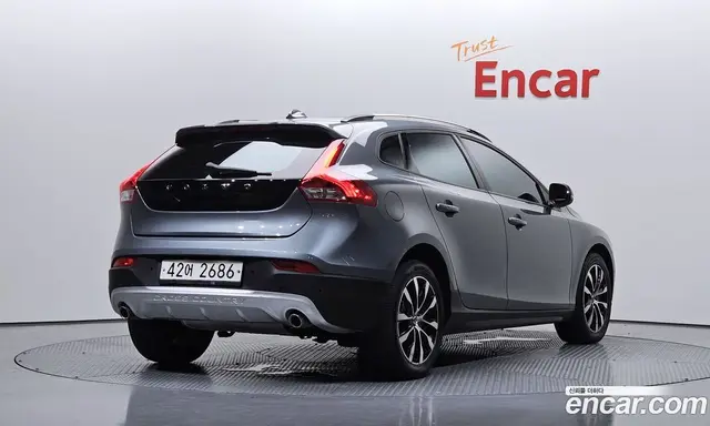 Volvo V40 2019 2.0 автомат (гидро), миниатюра 2 Volvo V40 2019 2.0 автомат (гидро), миниатюра 2