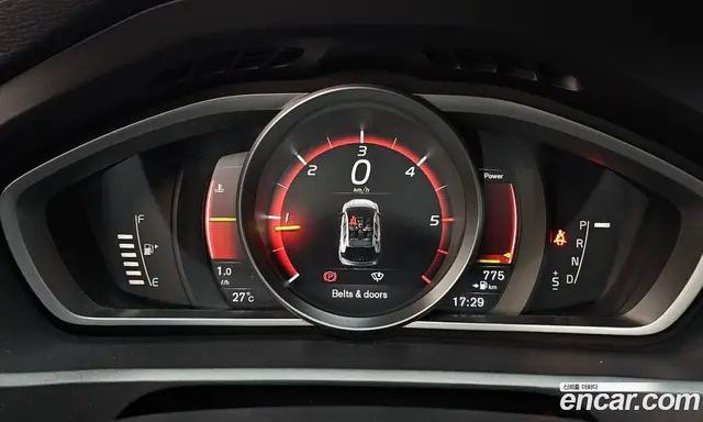 Volvo V40 2019 2.0 автомат (гидро), миниатюра 11 Volvo V40 2019 2.0 автомат (гидро), миниатюра 11