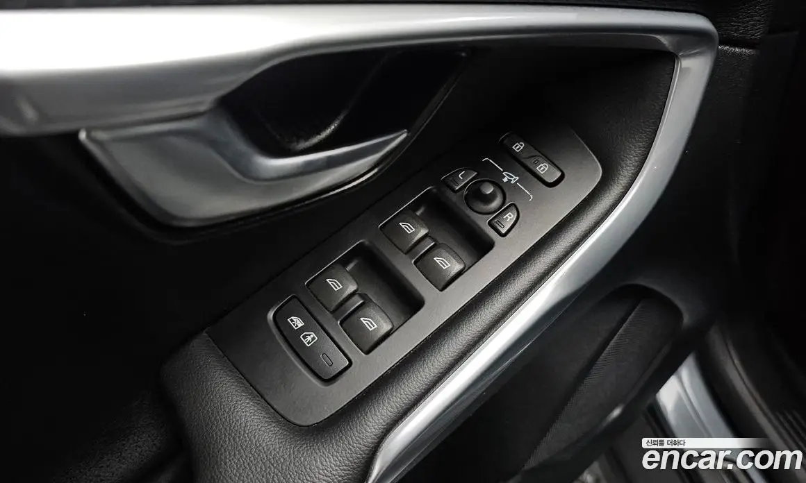 Volvo V40 2019 2.0 автомат (гидро), фото 29 Volvo V40 2019 2.0 автомат (гидро), фото 29