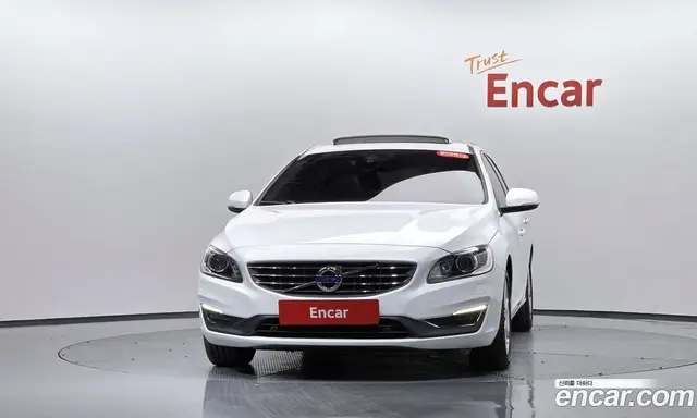 Volvo V60 2017 2.0 автомат (гидро), миниатюра 2 Volvo V60 2017 2.0 автомат (гидро), миниатюра 2