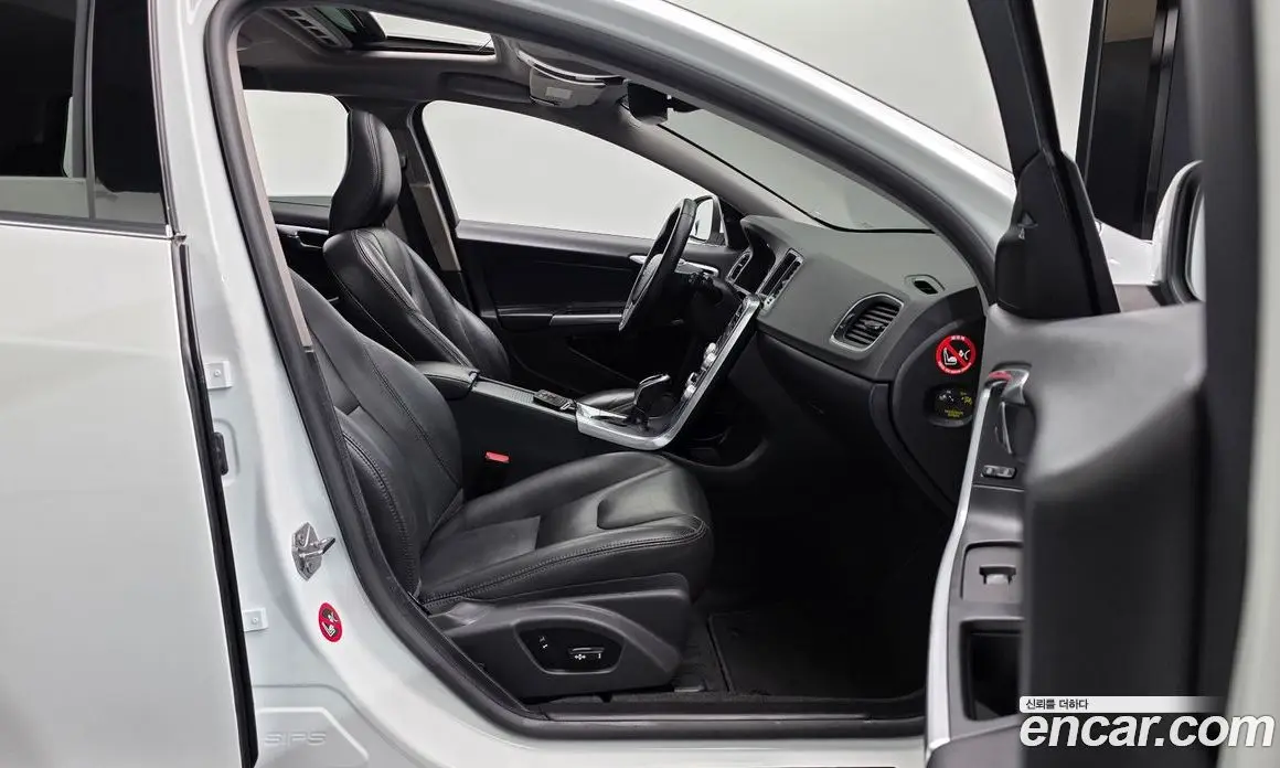 Volvo V60 2017 2.0 автомат (гидро), фото 15 Volvo V60 2017 2.0 автомат (гидро), фото 15