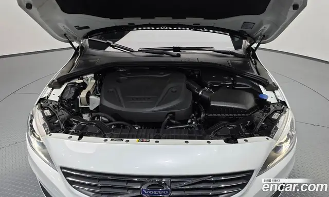 Volvo V60 2017 2.0 автомат (гидро), миниатюра 5 Volvo V60 2017 2.0 автомат (гидро), миниатюра 5