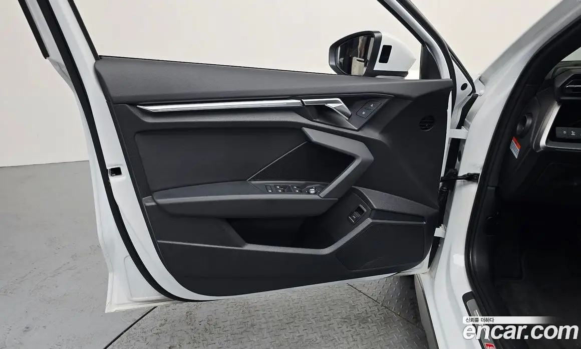 Audi A3 2023 2.0 автомат (гидро), фото 14 Audi A3 2023 2.0 автомат (гидро), фото 14