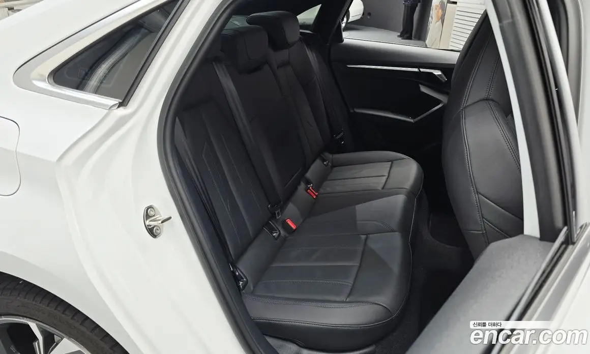 Audi A3 2023 2.0 автомат (гидро), фото 17 Audi A3 2023 2.0 автомат (гидро), фото 17