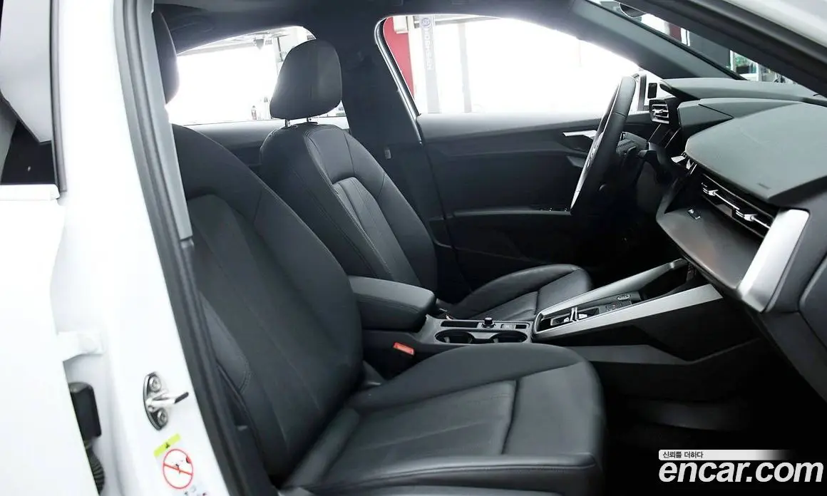 Audi A3 2023 2.0 автомат (гидро), фото 10 Audi A3 2023 2.0 автомат (гидро), фото 10
