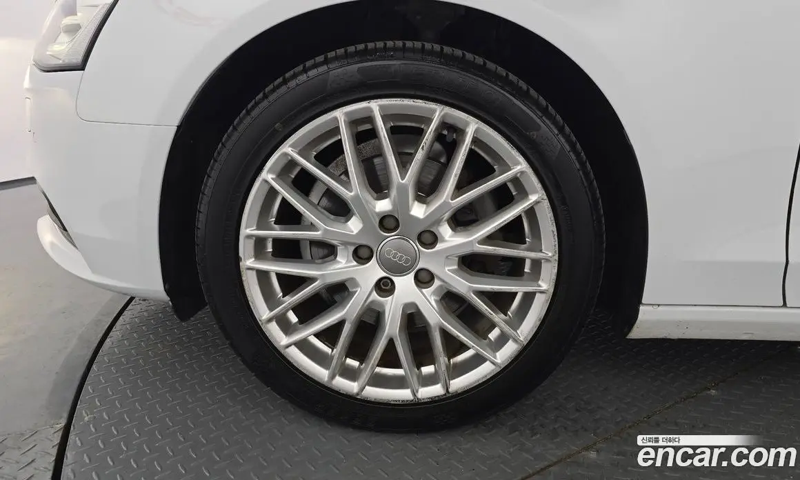 Audi A4 2015 2.0 автомат (гидро), фото 5 Audi A4 2015 2.0 автомат (гидро), фото 5