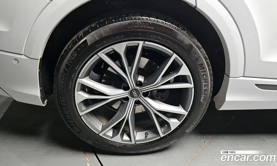 Audi Q8 2021 3.0 автомат (гидро), фото 5 Audi Q8 2021 3.0 автомат (гидро), фото 5