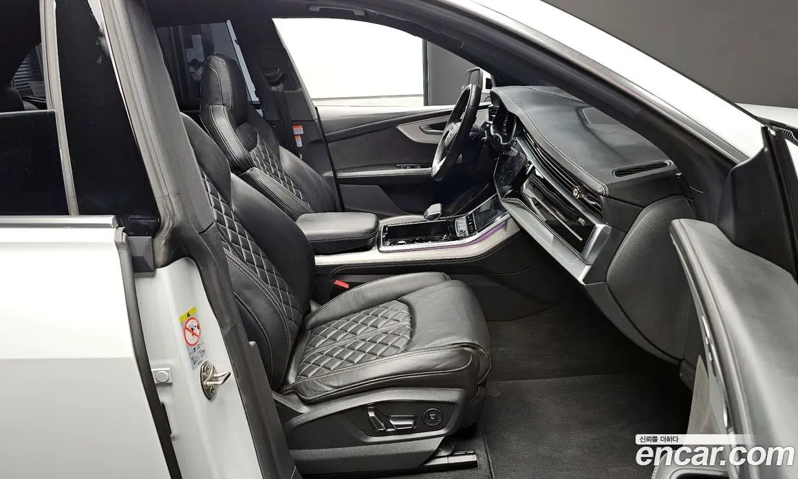 Audi Q8 2021 3.0 автомат (гидро), фото 10 Audi Q8 2021 3.0 автомат (гидро), фото 10