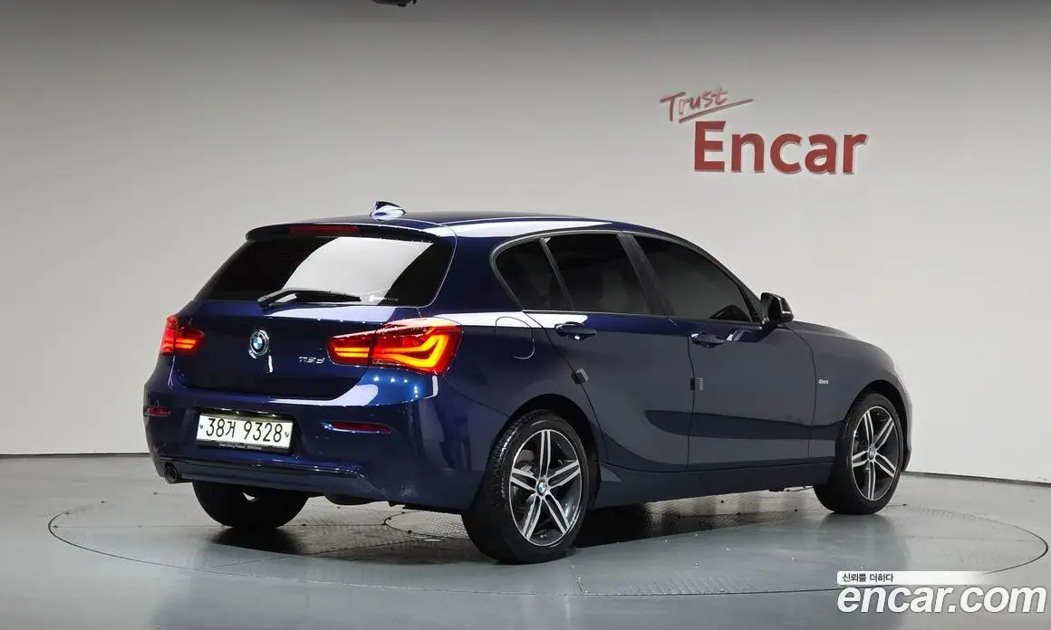 BMW 1 серия 2017 2.0 автомат (гидро), фото 1 BMW 1 серия 2017 2.0 автомат (гидро), фото 1