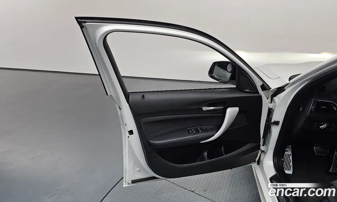 BMW 1 серия 2018 2.0 автомат (гидро), фото 14