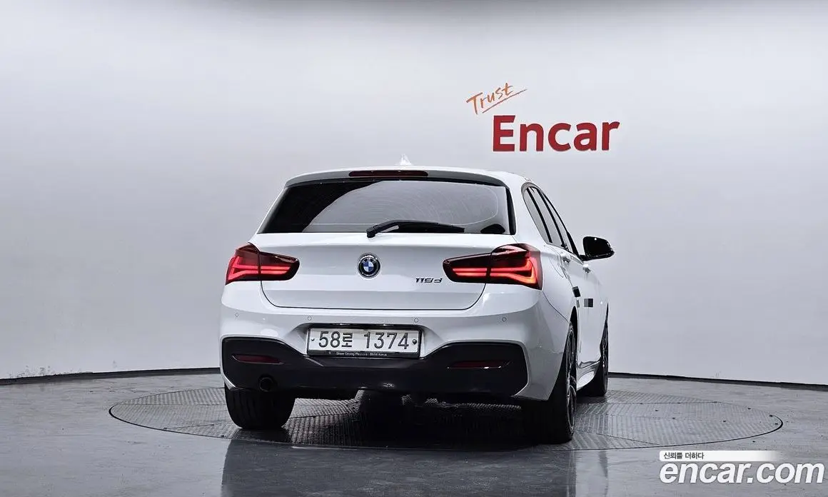 BMW 1 серия 2018 2.0 автомат (гидро), фото 4