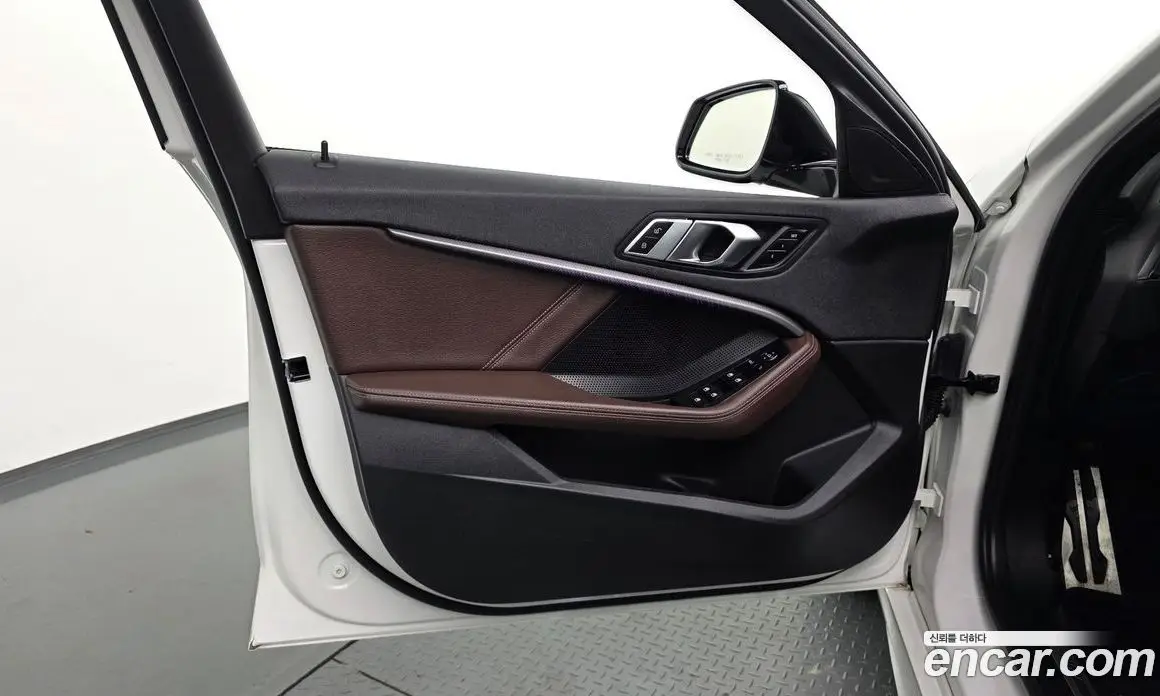 BMW 1 серия 2020 2.0 автомат (гидро), фото 14