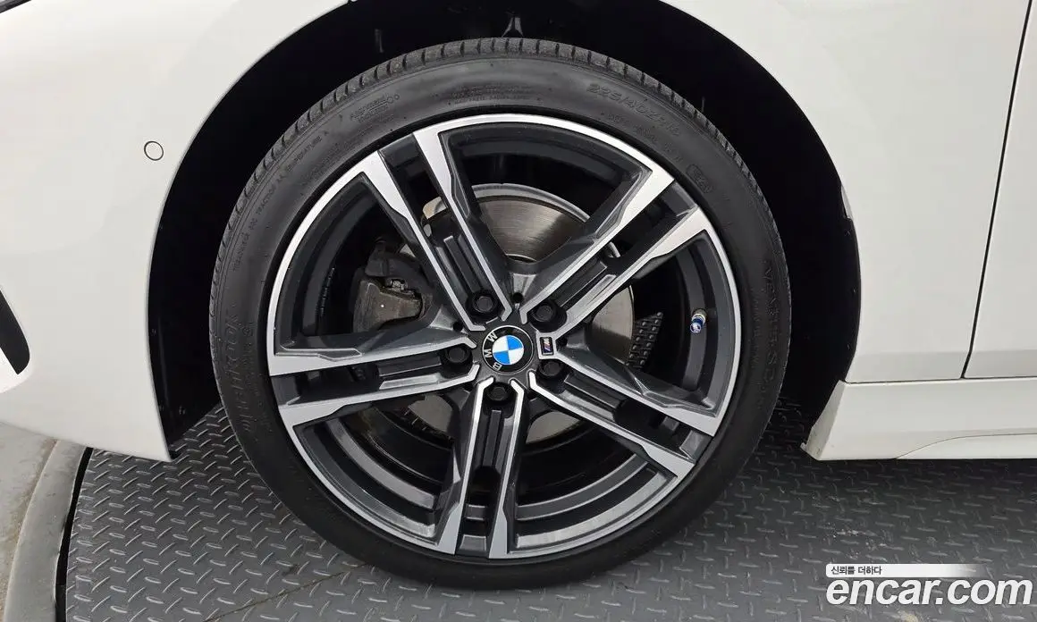 BMW 1 серия 2020 2.0 автомат (гидро), фото 5