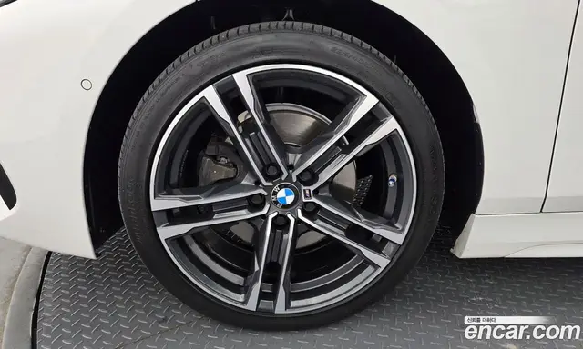 BMW 1 серия 2020 2.0 автомат (гидро), миниатюра 5