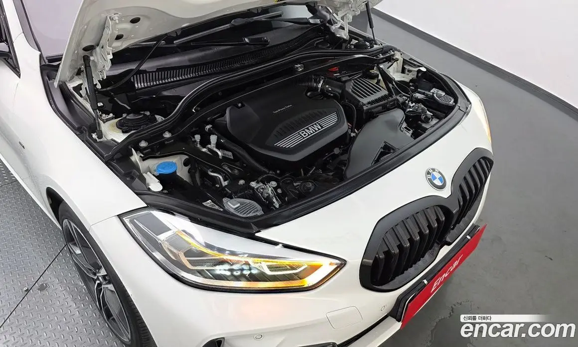 BMW 1 серия 2020 2.0 автомат (гидро), фото 6
