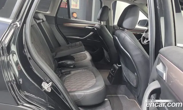 BMW X1 2021 2.0 автомат (гидро), миниатюра 12