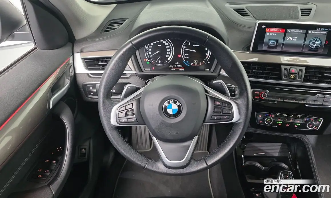 BMW X1 2021 2.0 автомат (гидро), фото 13