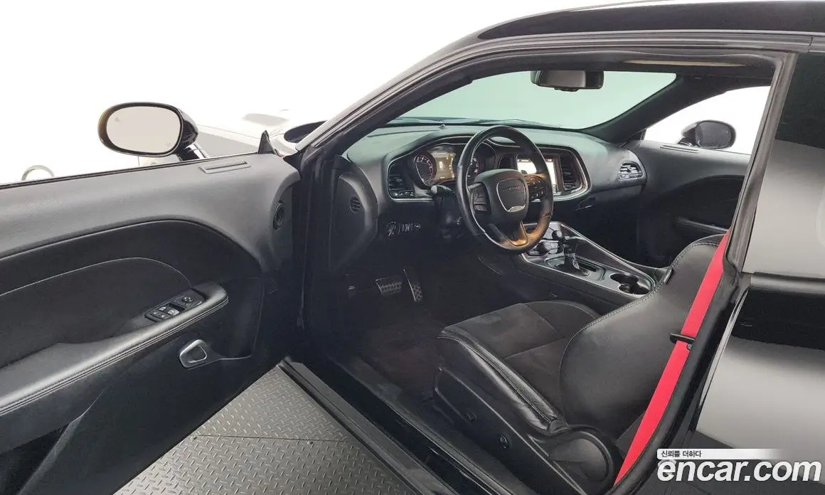 Dodge Challenger 2018 3.6 автомат (гидро), фото 13 Dodge Challenger 2018 3.6 автомат (гидро), фото 13