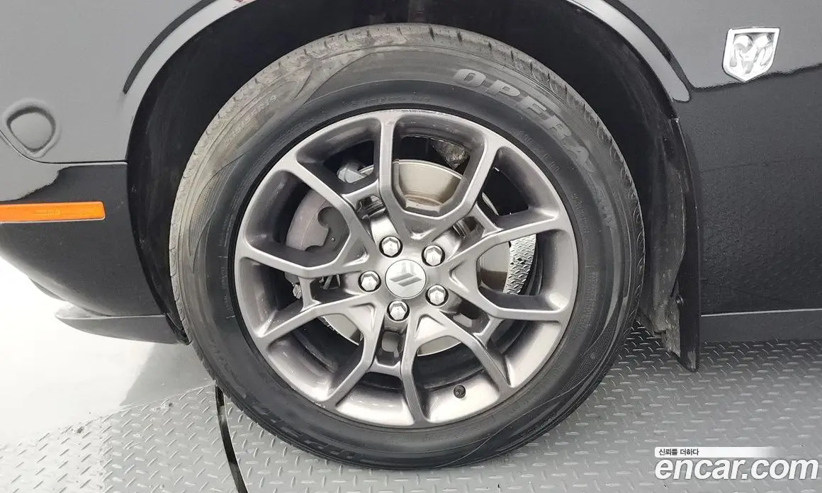 Dodge Challenger 2018 3.6 автомат (гидро), фото 5 Dodge Challenger 2018 3.6 автомат (гидро), фото 5