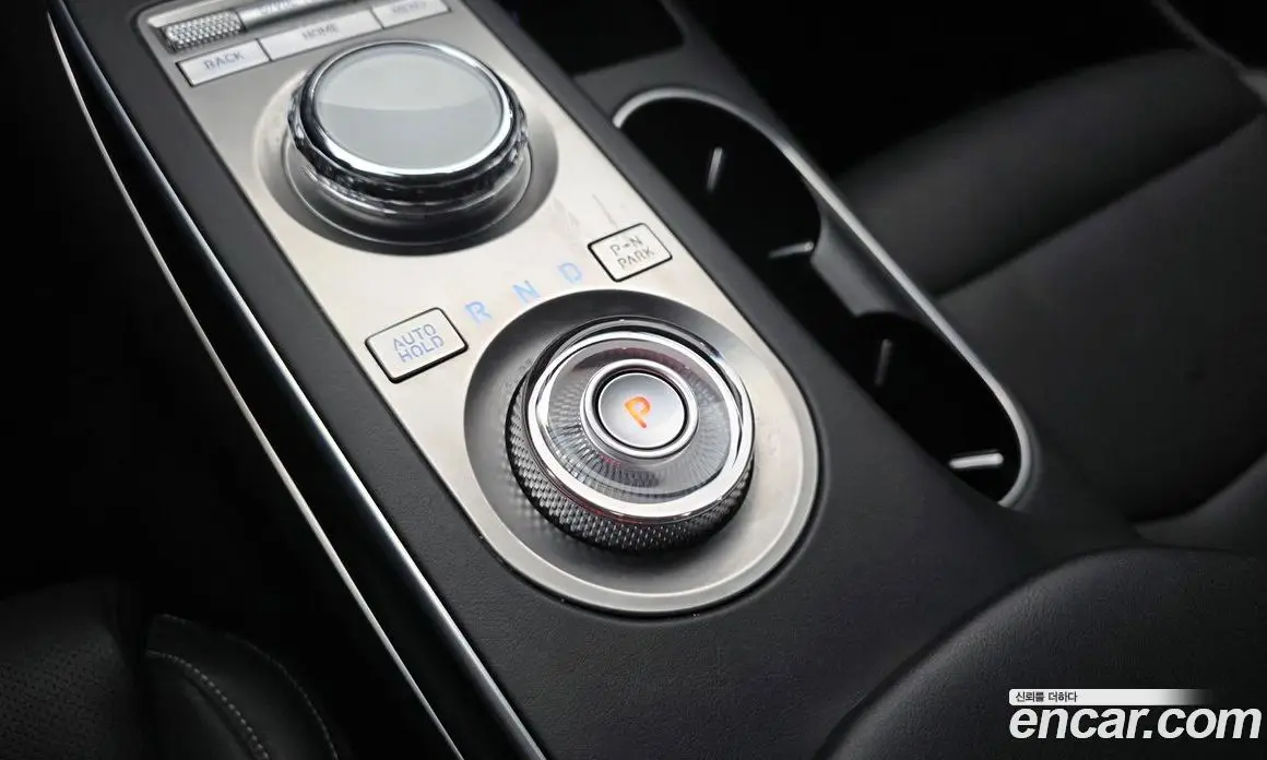 Genesis GV70 2021 2.2 автомат (гидро), фото 12 Genesis GV70 2021 2.2 автомат (гидро), фото 12
