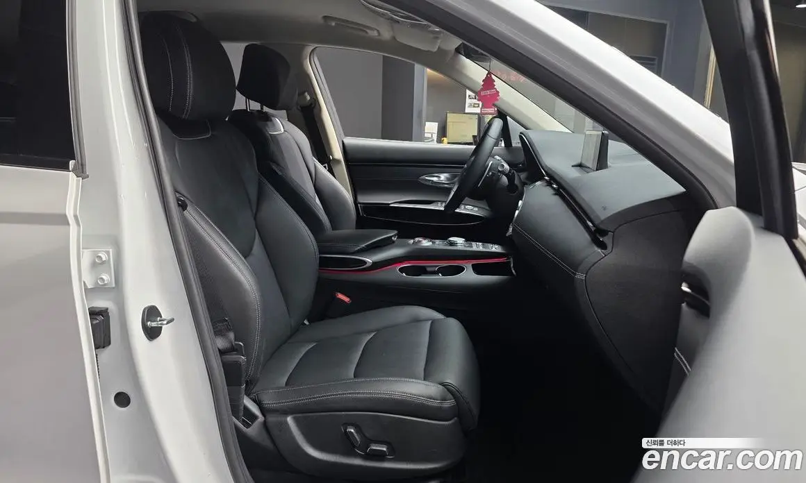 Genesis GV70 2021 2.2 автомат (гидро), фото 17 Genesis GV70 2021 2.2 автомат (гидро), фото 17