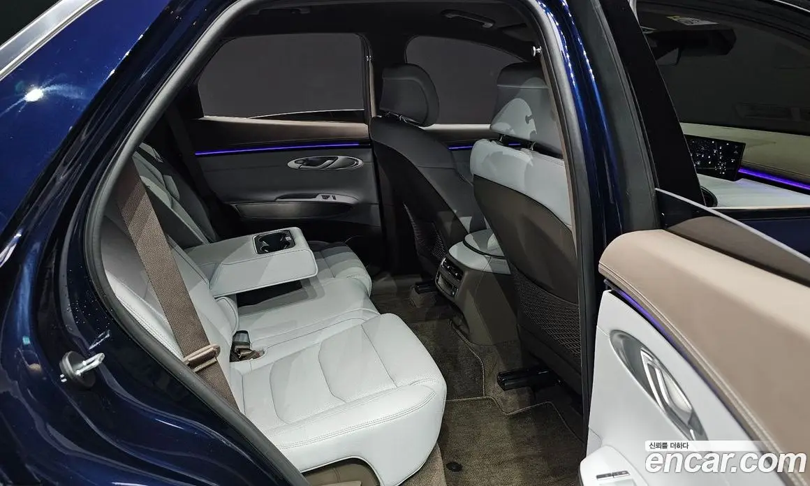 Genesis GV70 2024 2.5 автомат (гидро), фото 17 Genesis GV70 2024 2.5 автомат (гидро), фото 17