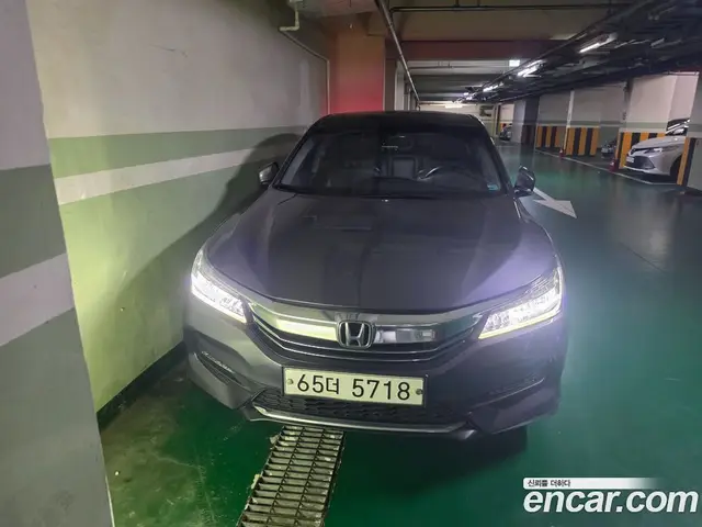 Honda Accord 2017 2.4 автомат (гидро), миниатюра 1
