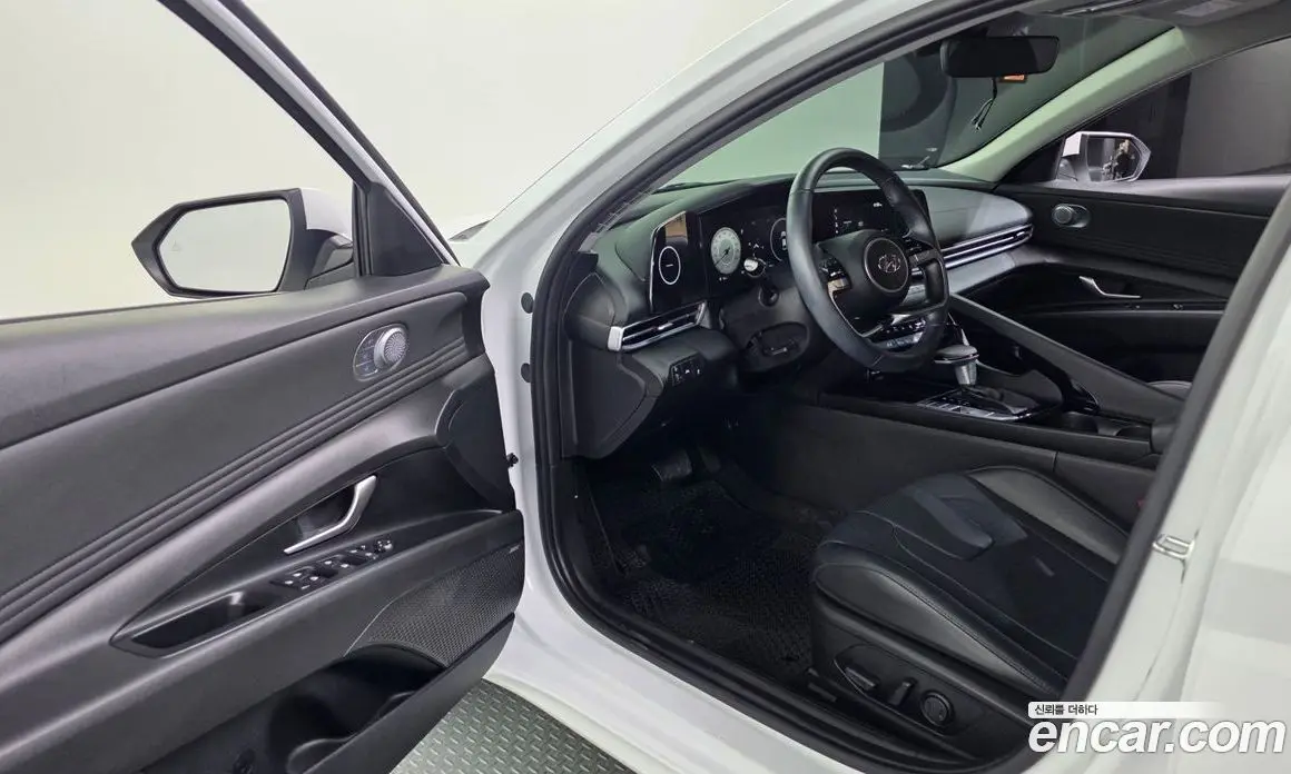Hyundai Avante 2020 1.6 автомат (гидро), фото 13