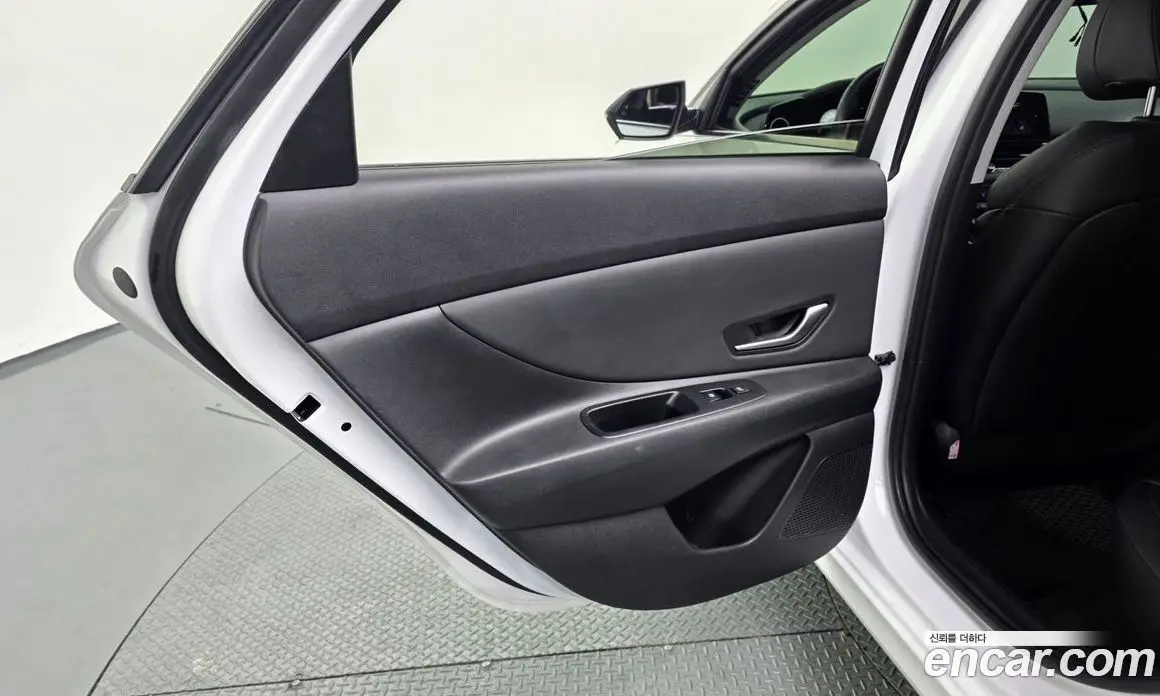 Hyundai Avante 2020 1.6 автомат (гидро), фото 15