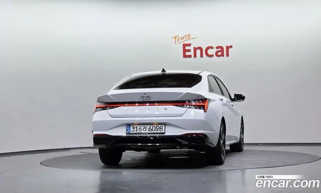 Hyundai Avante 2020 1.6 автомат (гидро), миниатюра 4