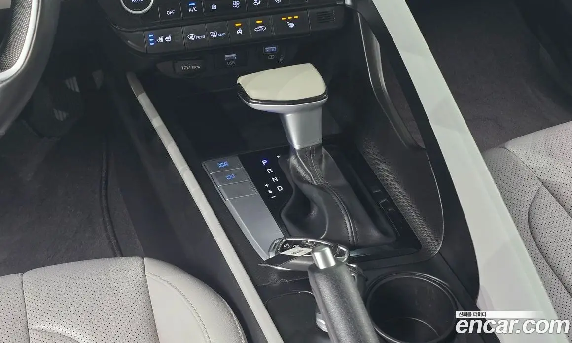 Hyundai Avante 2020 1.6 автомат (гидро), фото 12