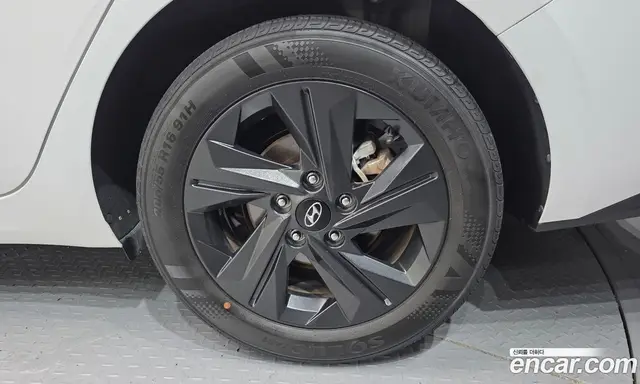 Hyundai Avante 2022 1.6 автомат (гидро), миниатюра 5 Hyundai Avante 2022 1.6 автомат (гидро), миниатюра 5