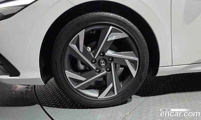 Hyundai Avante 2023 1.6 автомат (гидро), миниатюра 5 Hyundai Avante 2023 1.6 автомат (гидро), миниатюра 5