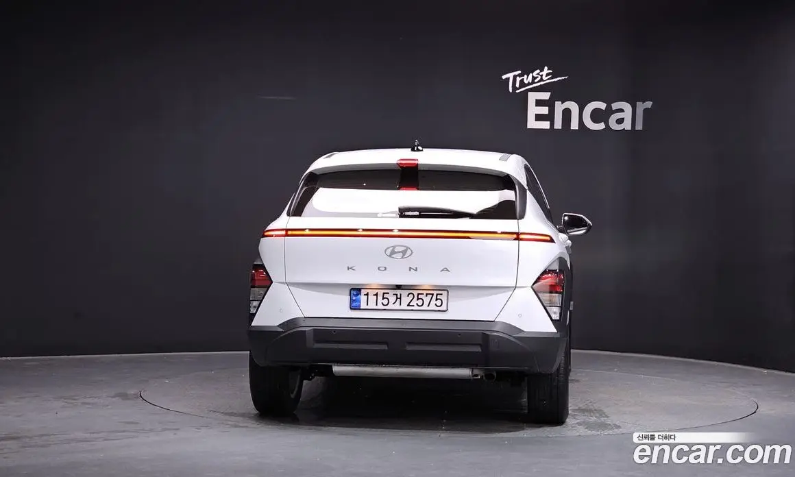 Hyundai Kona 2024 1.6 автомат (гидро), фото 3