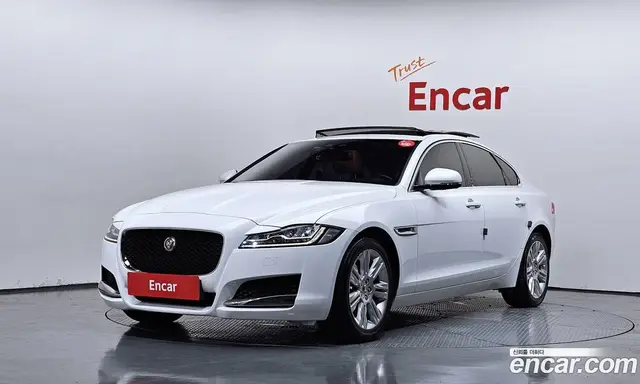 Jaguar XF 2018 2.0 автомат (гидро), миниатюра 1 Jaguar XF 2018 2.0 автомат (гидро), миниатюра 1
